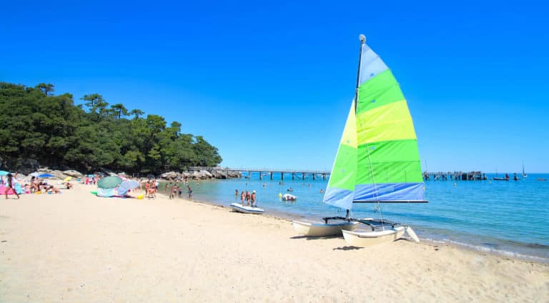 Activités nautiques sur les plages de Notre-Dame-de-Monts en Vendée.